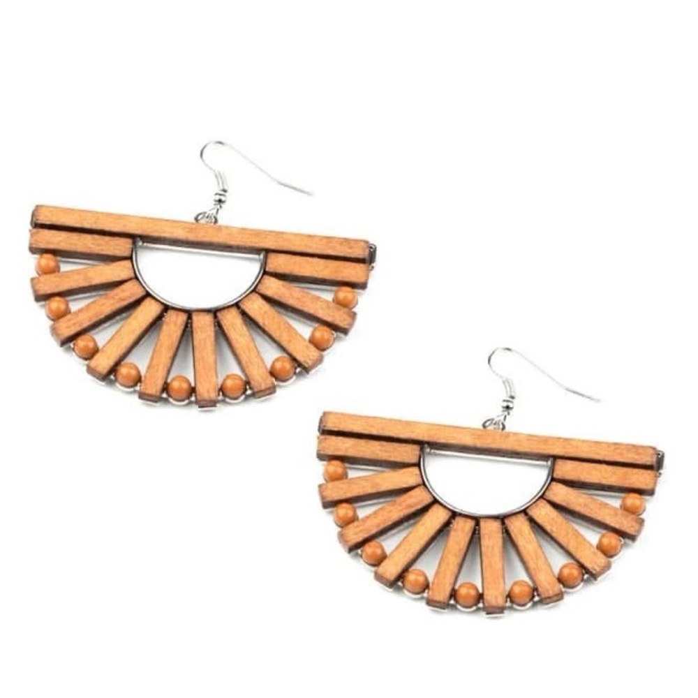 Earrings with natural wood and beads